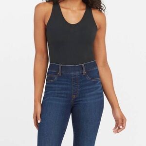 NWOT SPANX suit yourself scoop neck tank bodysuit in black Size: Medium